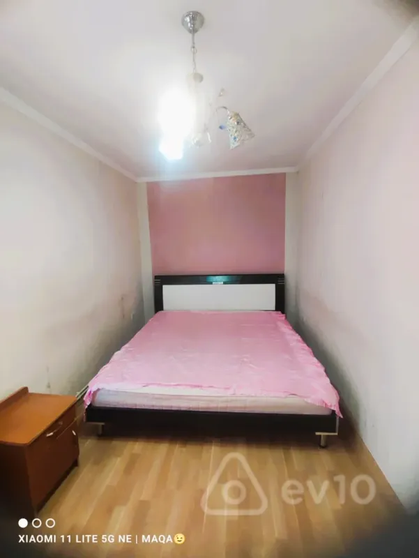 Kirayə verilir 2 otaqlı köhnə tikili 50 m²