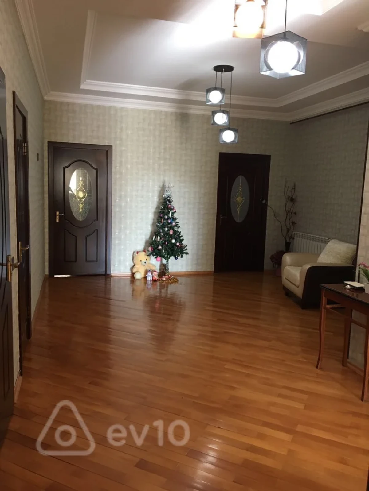 Satılır 3 otaqlı yeni tikili 140 m²