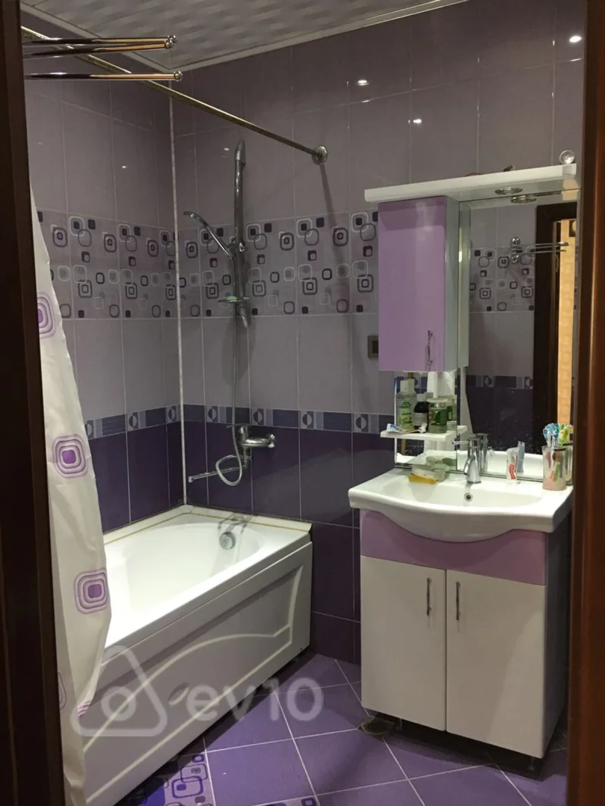 Satılır 3 otaqlı yeni tikili 140 m²