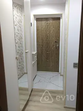 Kirayə verilir 2 otaqlı köhnə tikili 40 m²