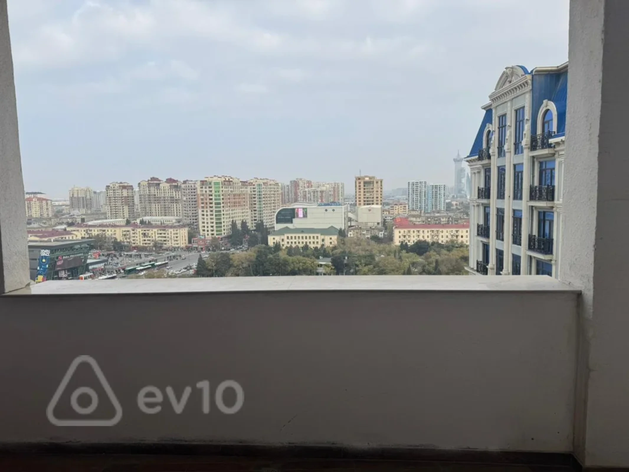Kirayə verilir 3 otaqlı yeni tikili 150 m²