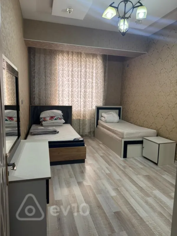 Kirayə verilir 3 otaqlı yeni tikili 150 m²