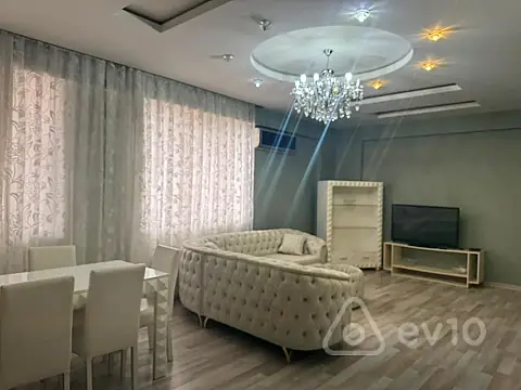 Kirayə verilir 3 otaqlı yeni tikili 150 m²