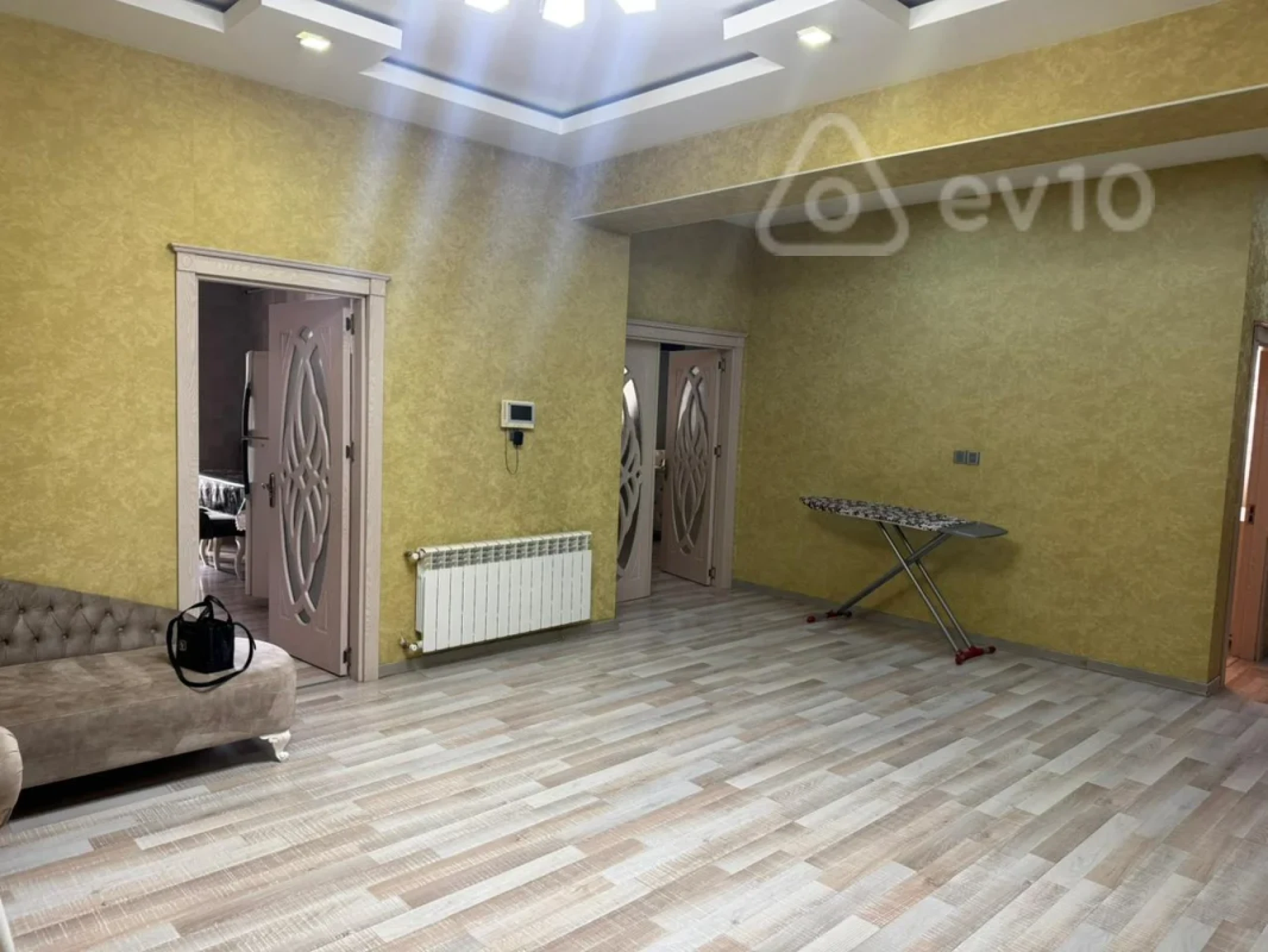 Kirayə verilir 3 otaqlı yeni tikili 150 m²