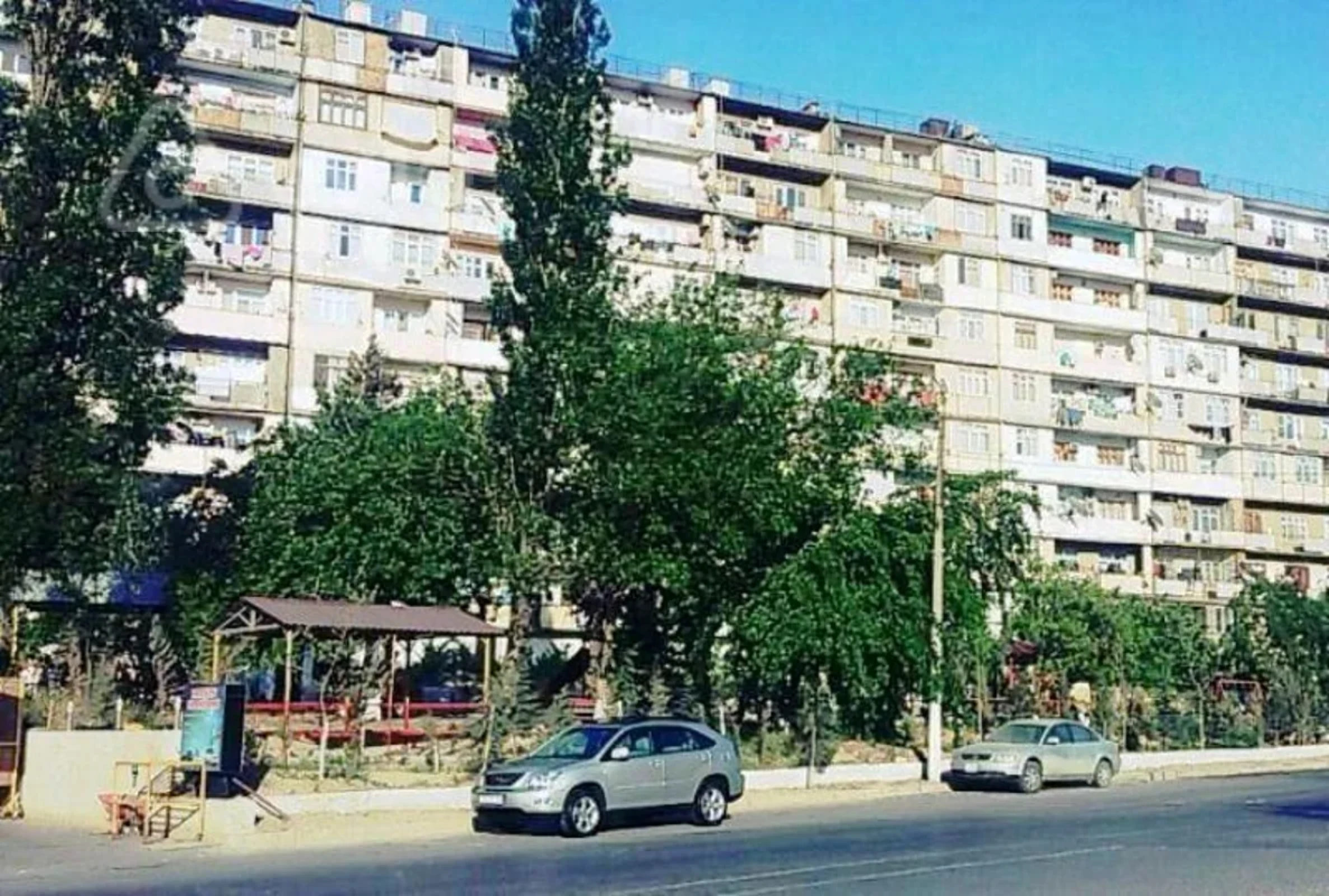 Satılır 2 otaqlı köhnə tikili 65 m²