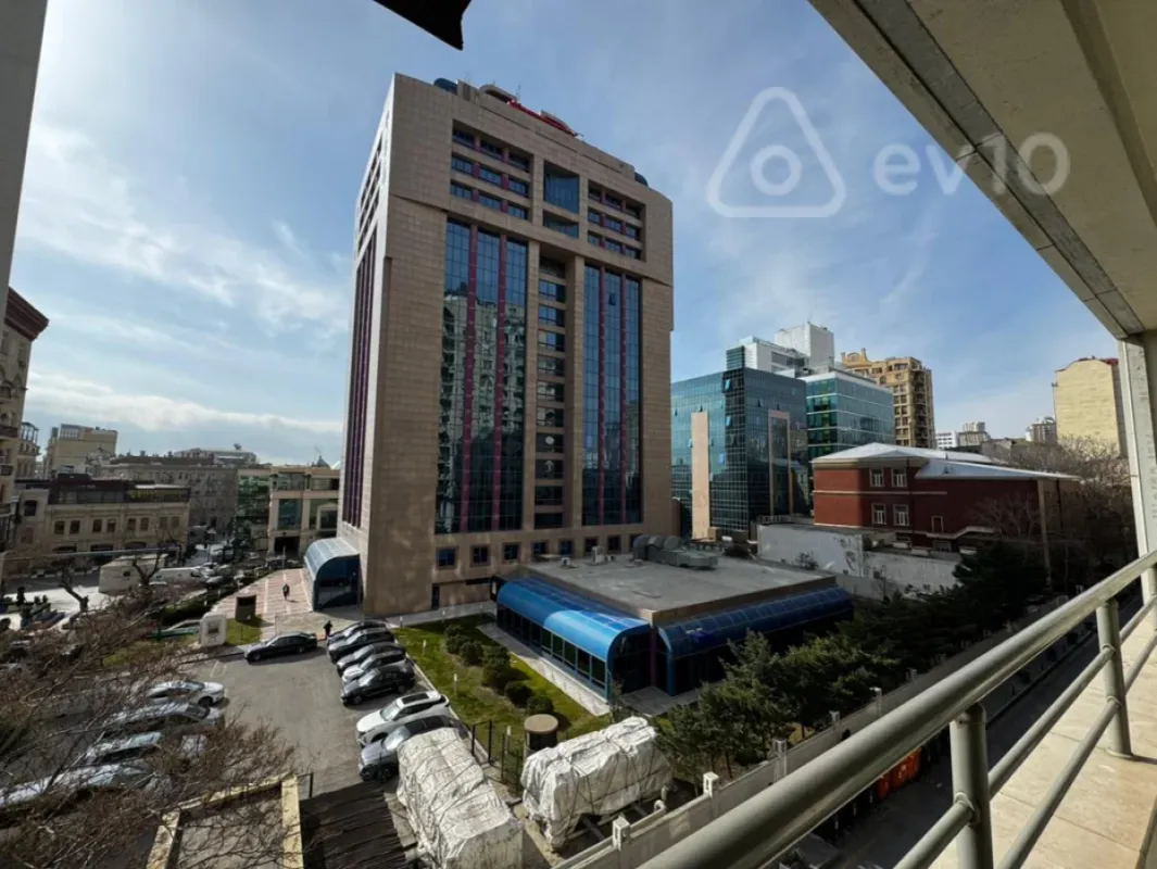 Kirayə verilir 3 otaqlı yeni tikili 100 m²