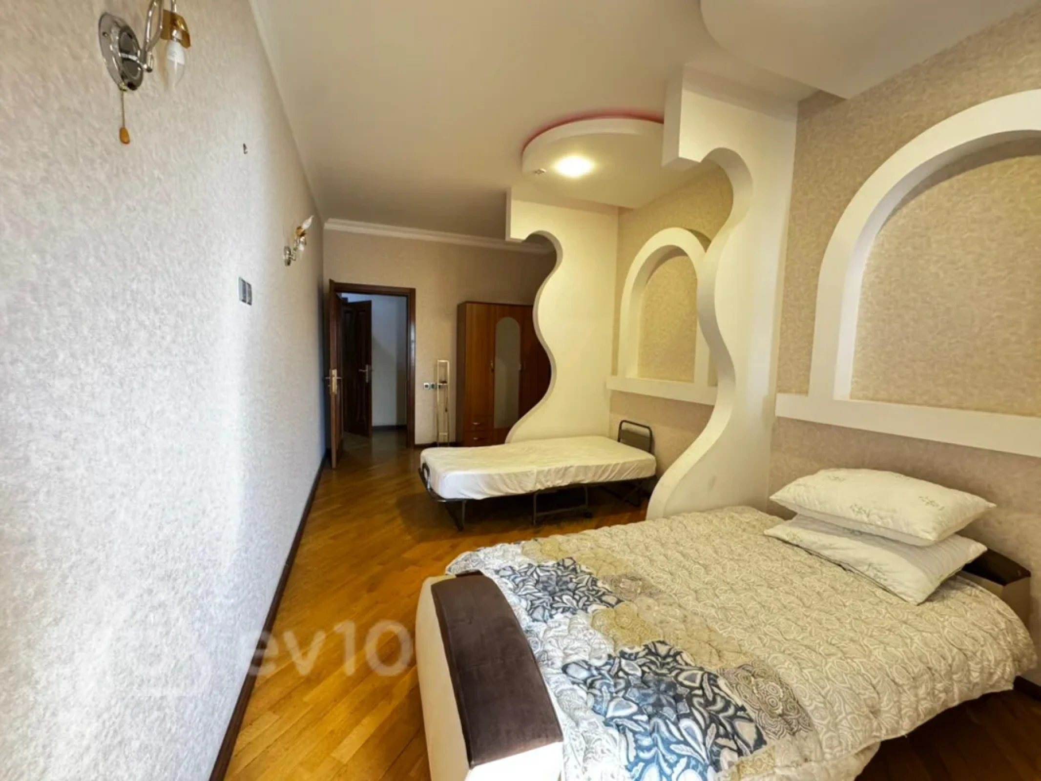 Kirayə verilir 3 otaqlı yeni tikili 100 m²