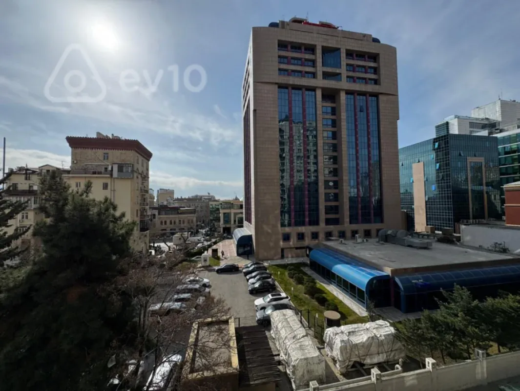 Kirayə verilir 3 otaqlı yeni tikili 100 m²