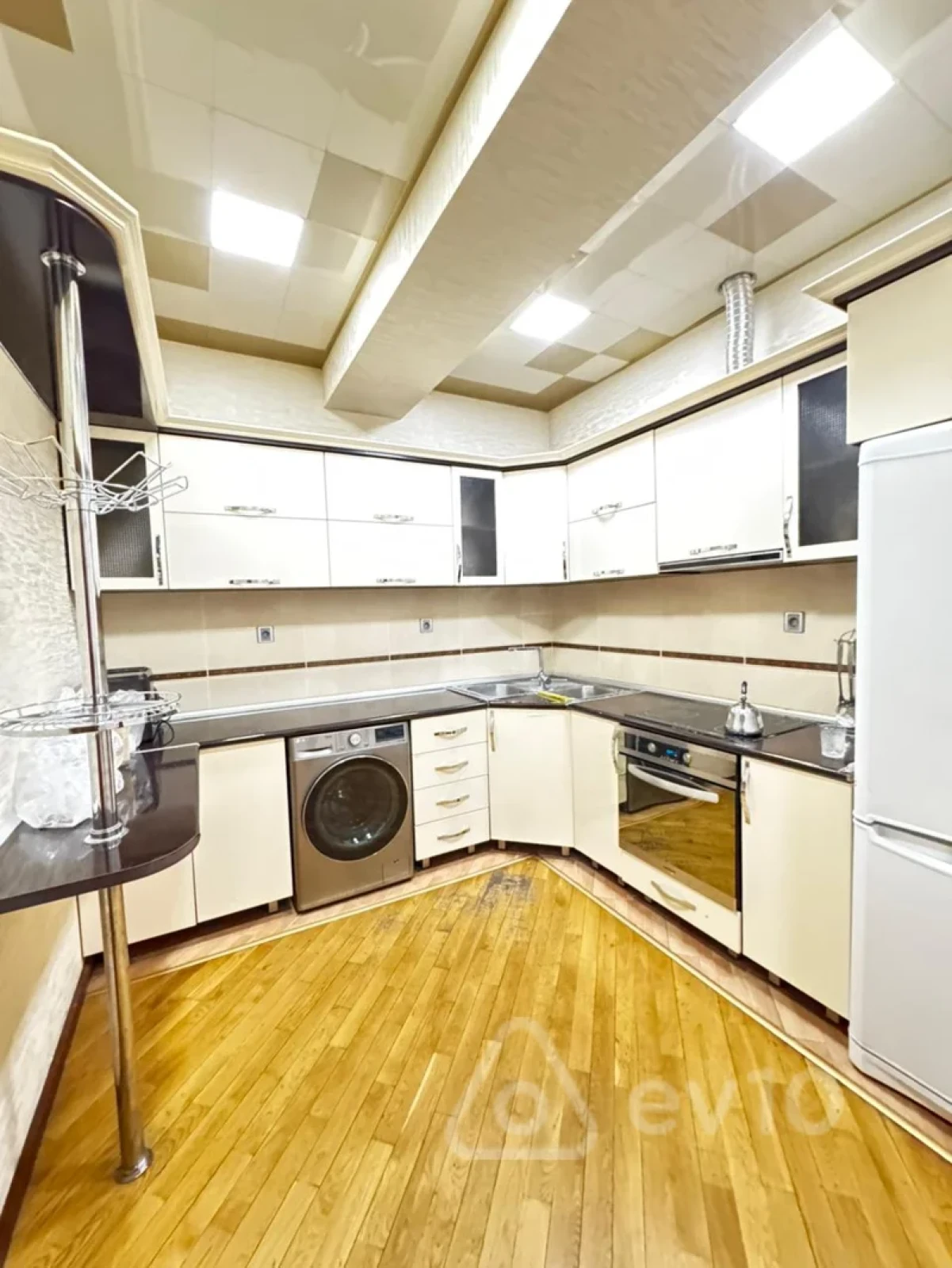 Kirayə verilir 3 otaqlı yeni tikili 100 m²