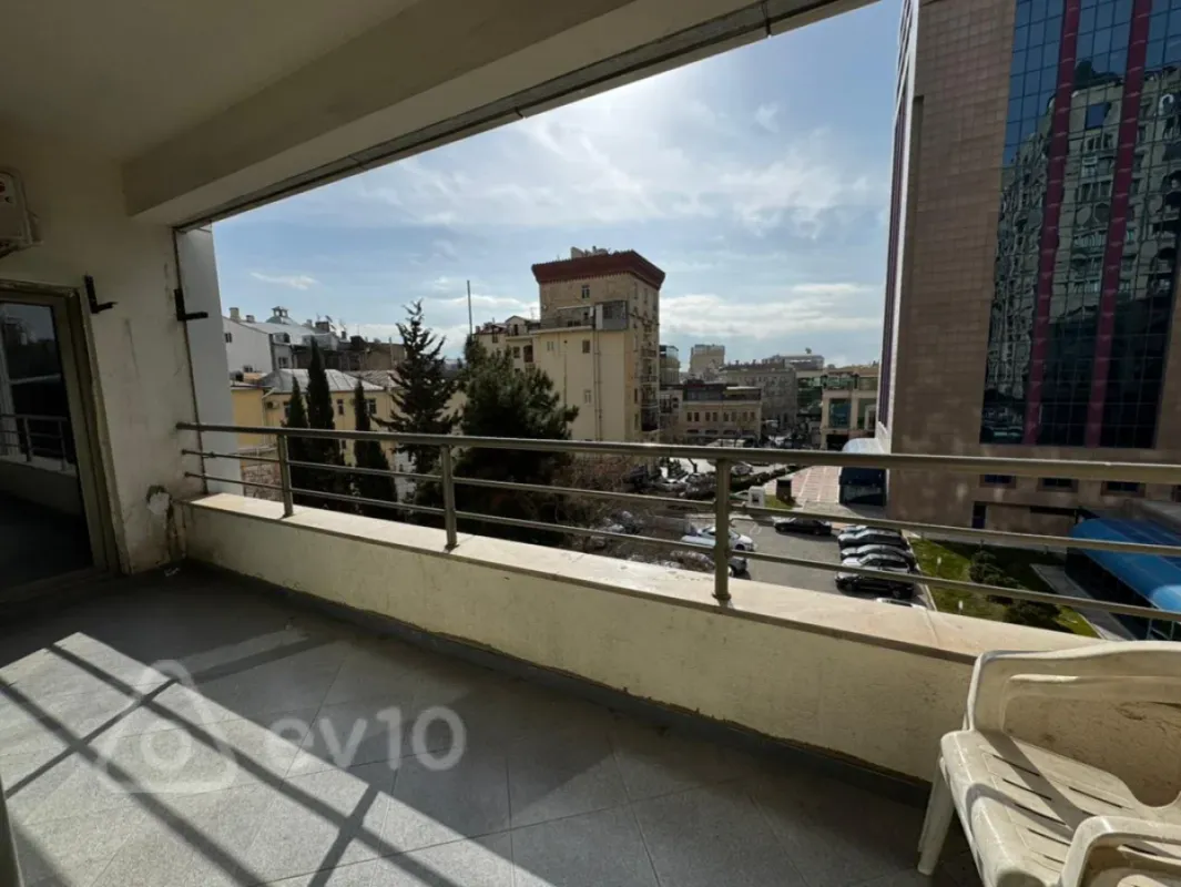 Kirayə verilir 3 otaqlı yeni tikili 100 m²