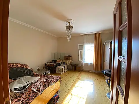 Satılır 5 otaqlı həyət evi 130 m²