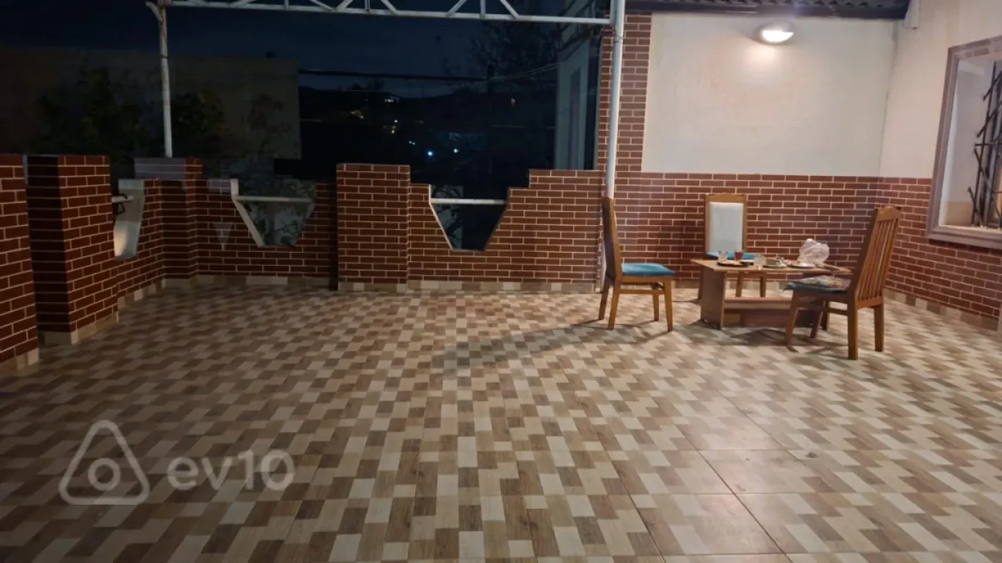 Satılır 5 otaqlı həyət evi 130 m²