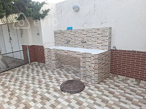 Satılır 5 otaqlı həyət evi 130 m²