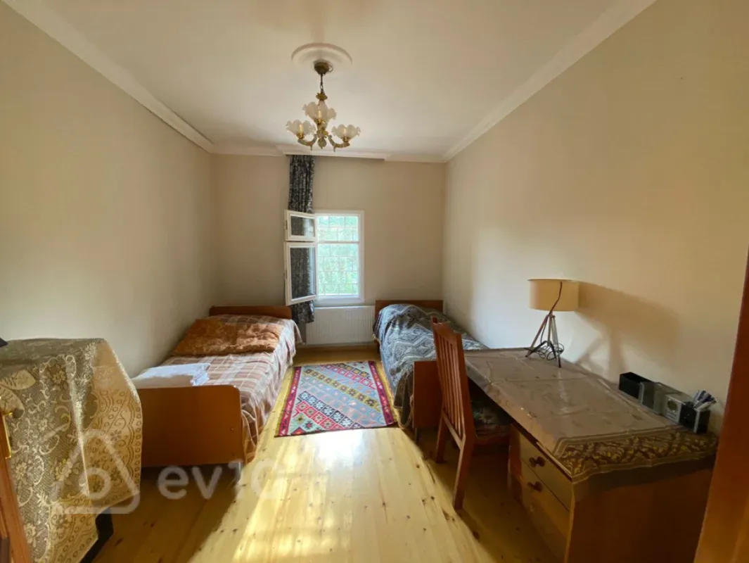 Satılır 5 otaqlı həyət evi 130 m²