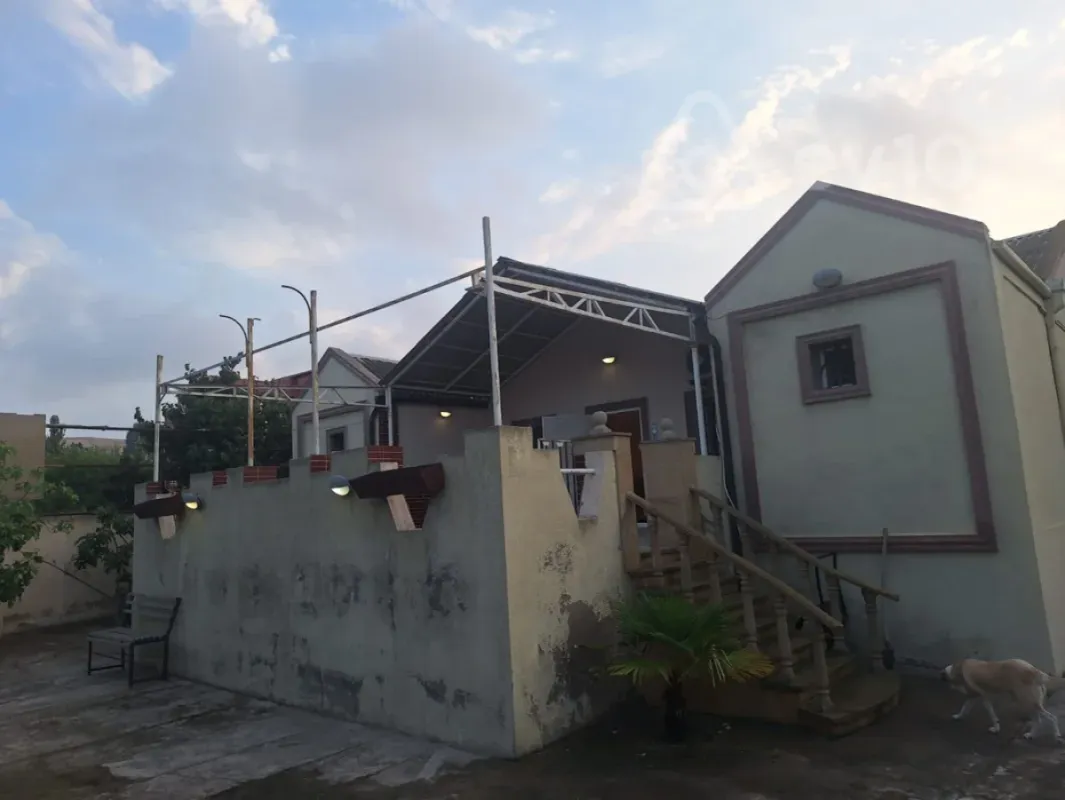Satılır 5 otaqlı həyət evi 130 m²