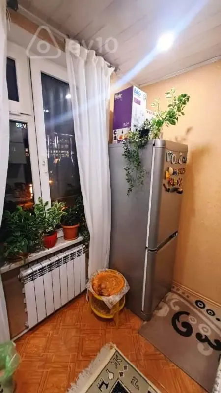 Satılır 2 otaqlı köhnə tikili 50 m²