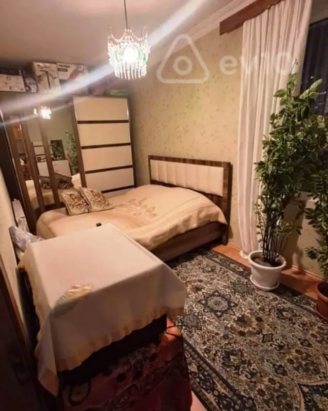 Satılır 2 otaqlı köhnə tikili 50 m²