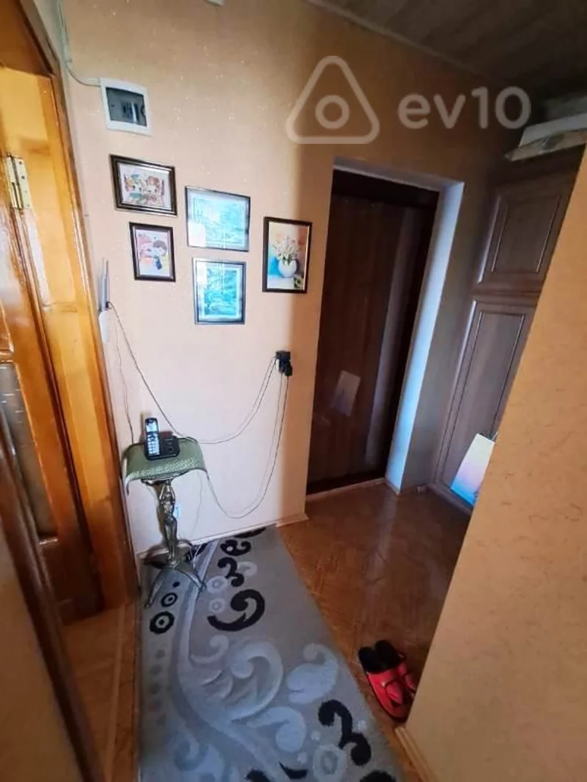 Satılır 2 otaqlı köhnə tikili 50 m²