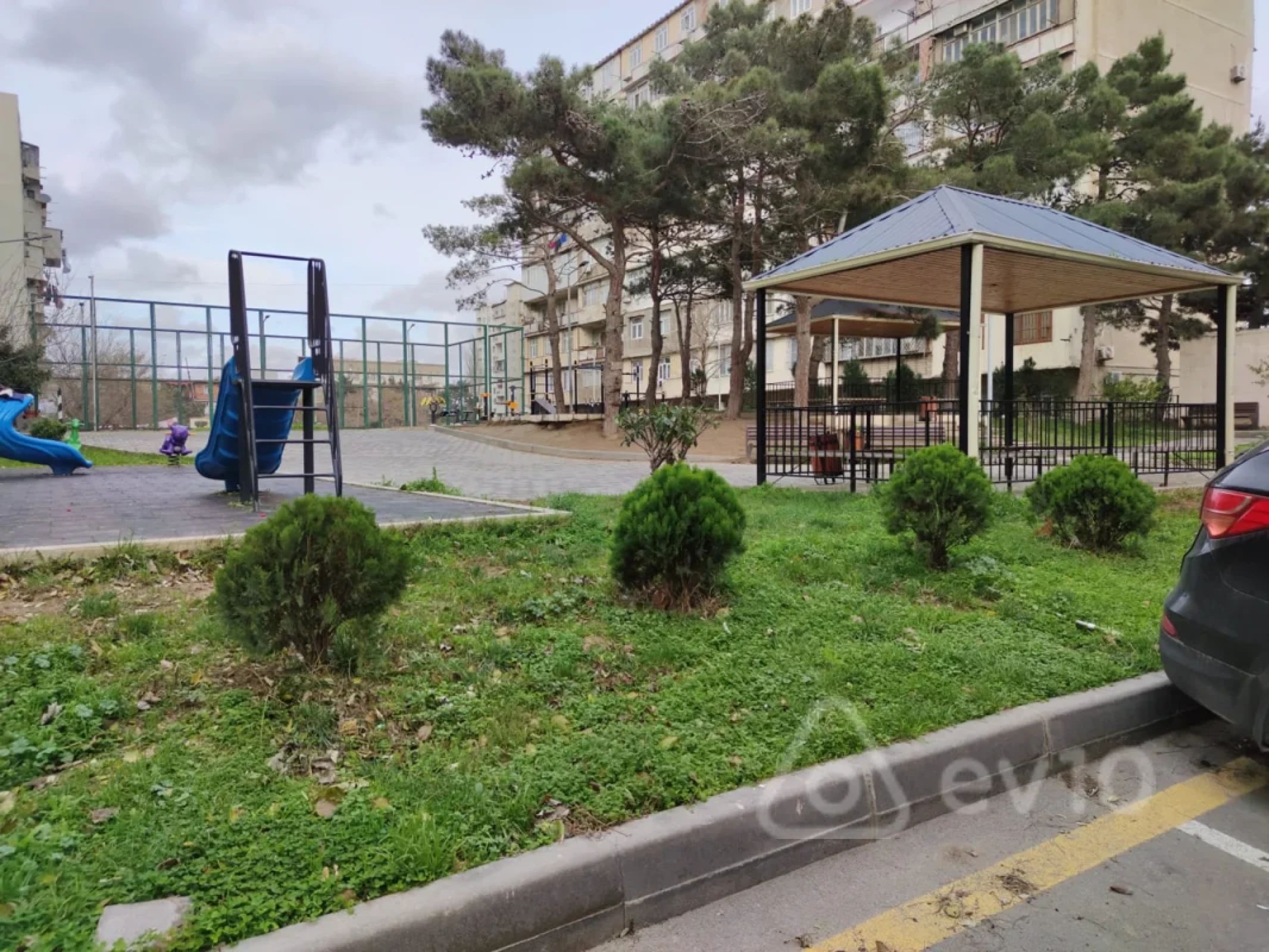 Kirayə verilir 3 otaqlı köhnə tikili 80 m²