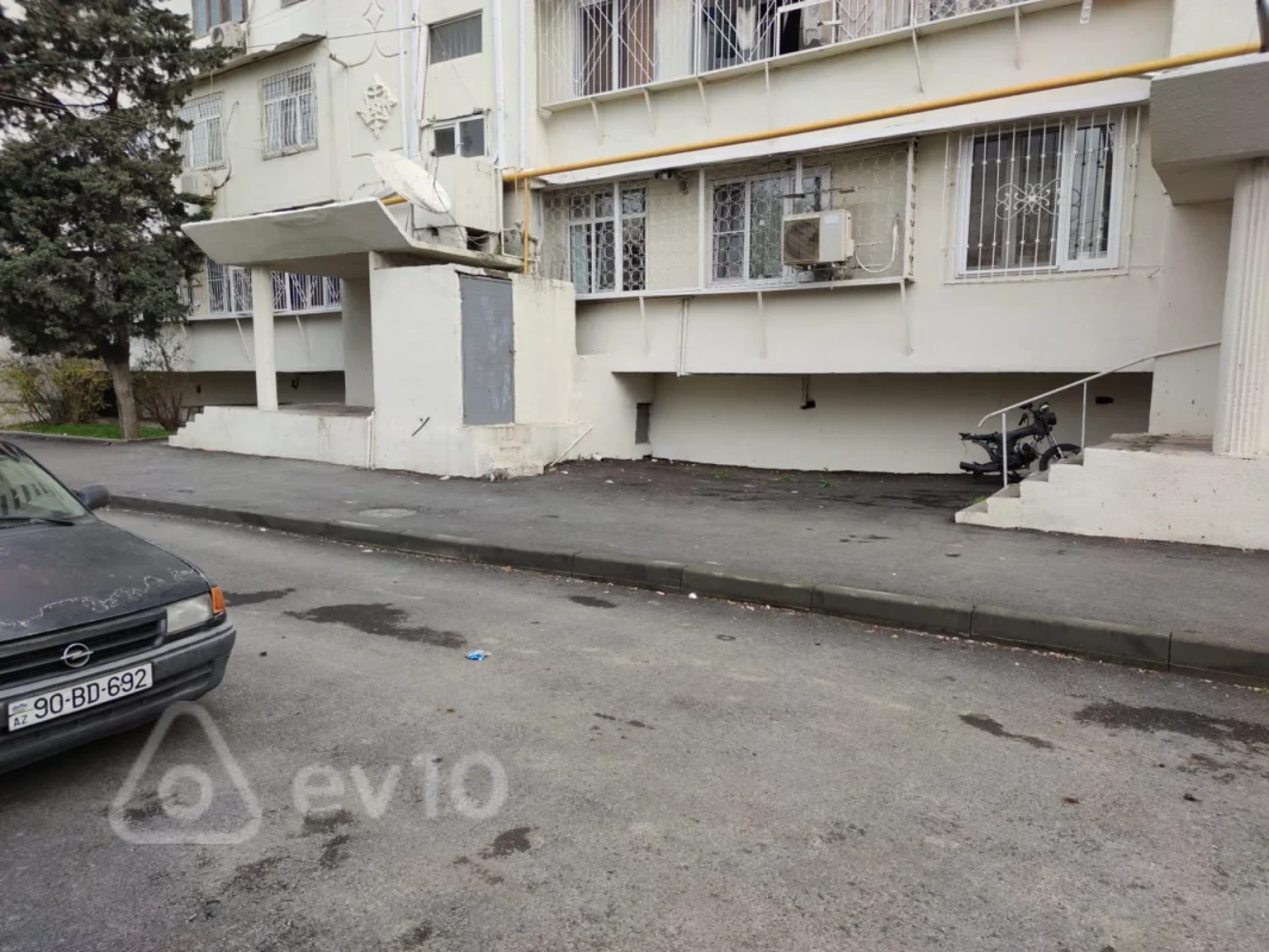 Kirayə verilir 3 otaqlı köhnə tikili 80 m²
