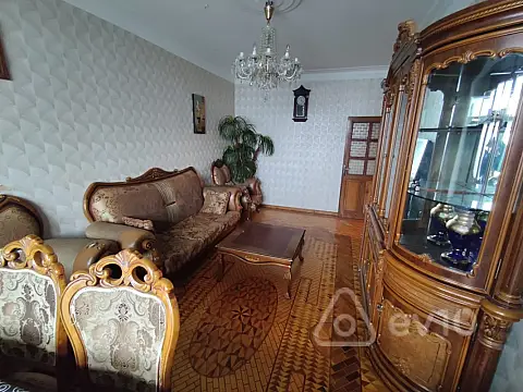 Kirayə verilir 3 otaqlı köhnə tikili 80 m² — Bakı, Nizami 3 otaq 80.00 m²