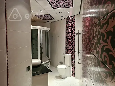 Kirayə verilir 3 otaqlı yeni tikili 181 m²