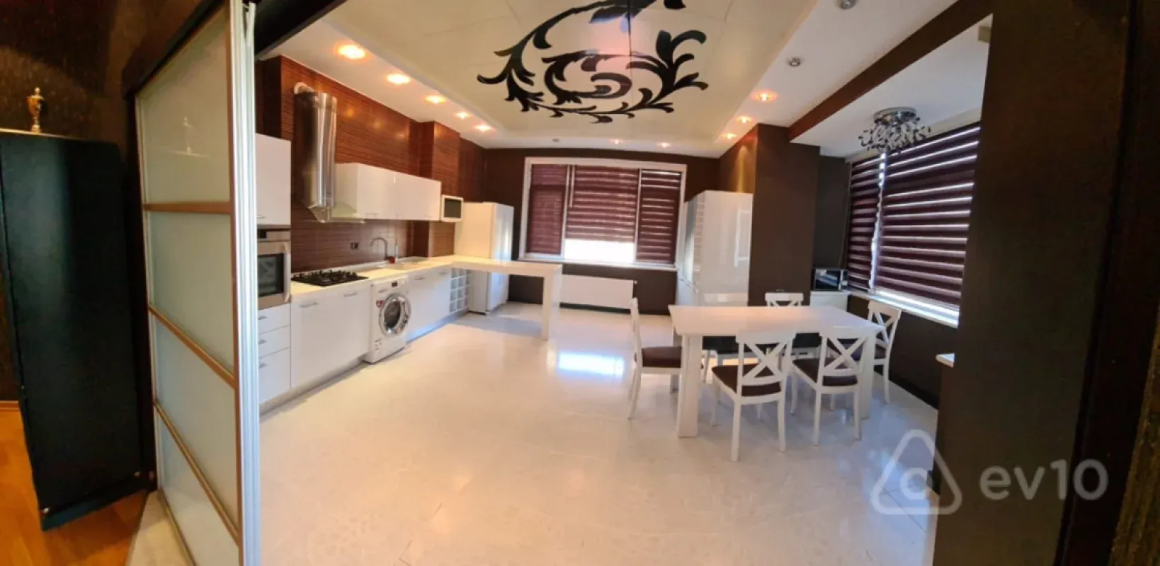 Kirayə verilir 3 otaqlı yeni tikili 181 m²