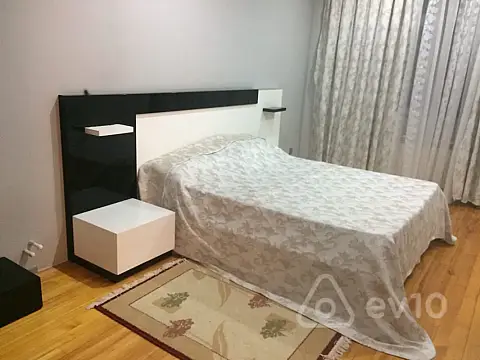 Kirayə verilir 2 otaqlı yeni tikili 80 m²