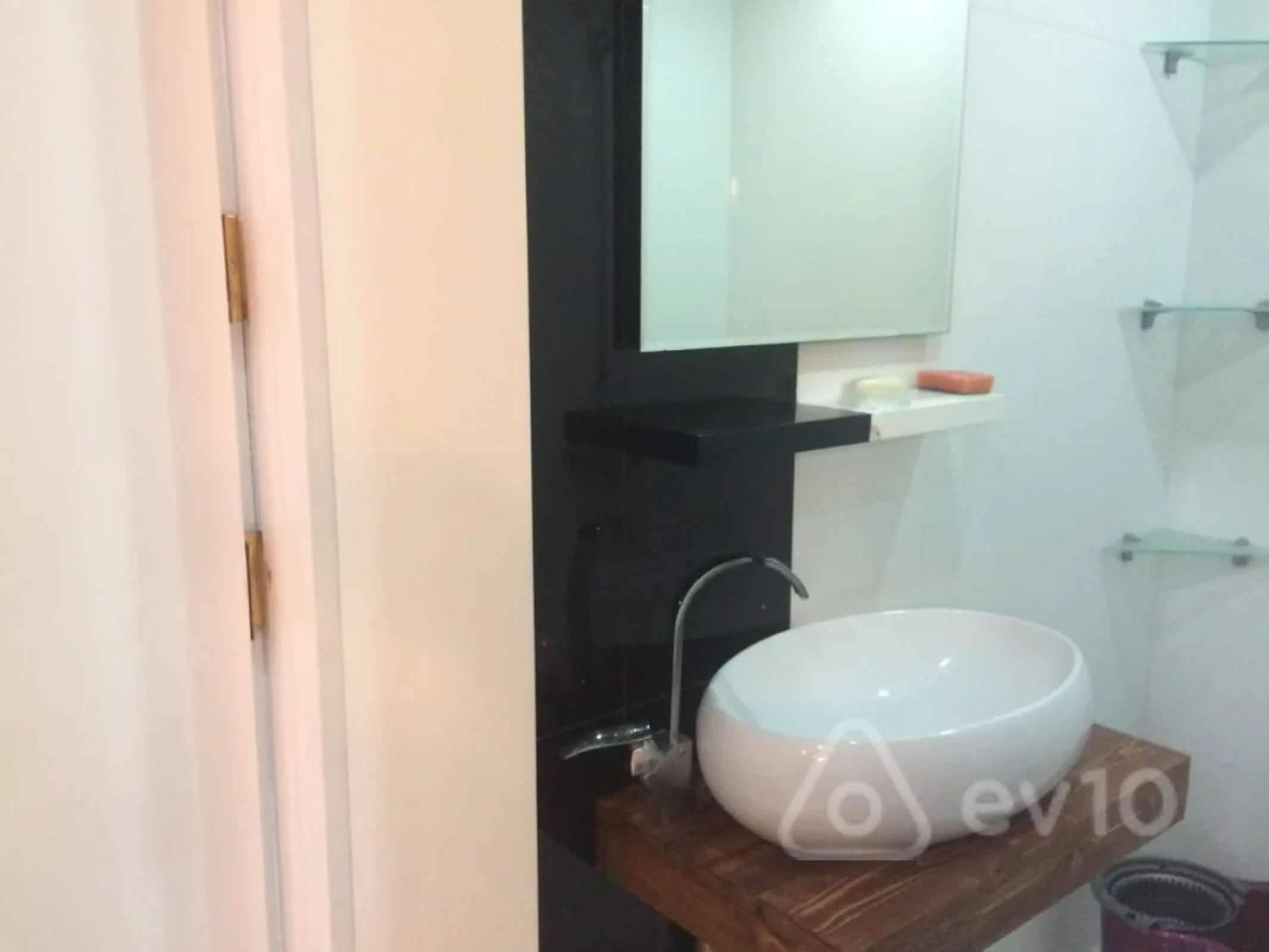 Kirayə verilir 2 otaqlı yeni tikili 80 m²