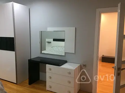 Kirayə verilir 2 otaqlı yeni tikili 80 m²