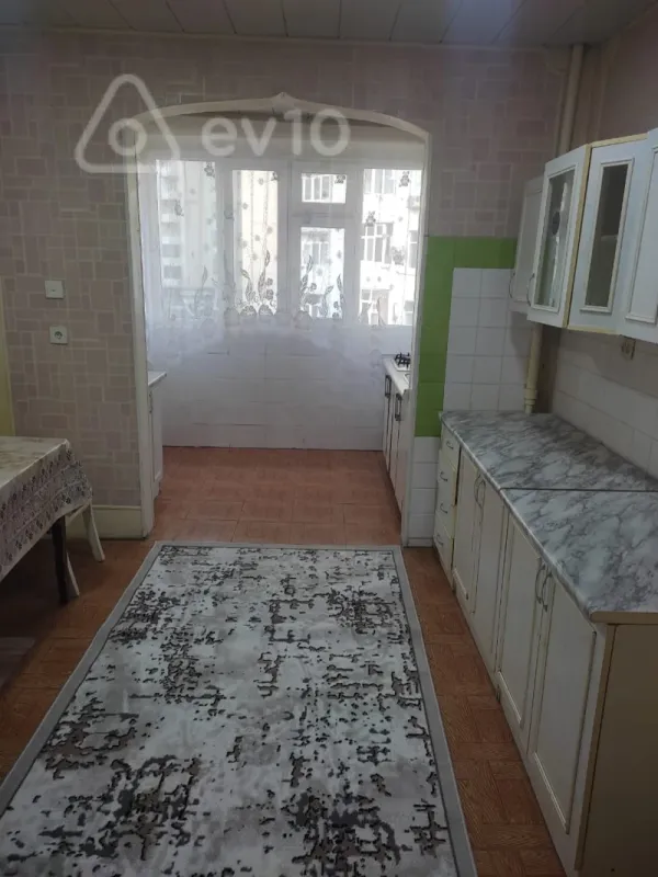 Kirayə verilir 3 otaqlı köhnə tikili 65 m²
