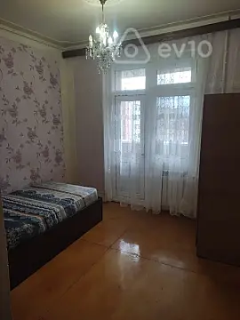 Kirayə verilir 3 otaqlı köhnə tikili 65 m²