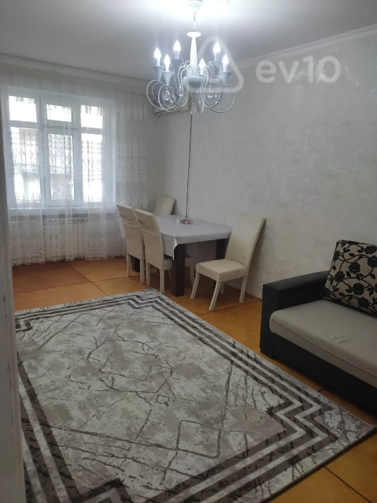 Kirayə verilir 3 otaqlı köhnə tikili 65 m²