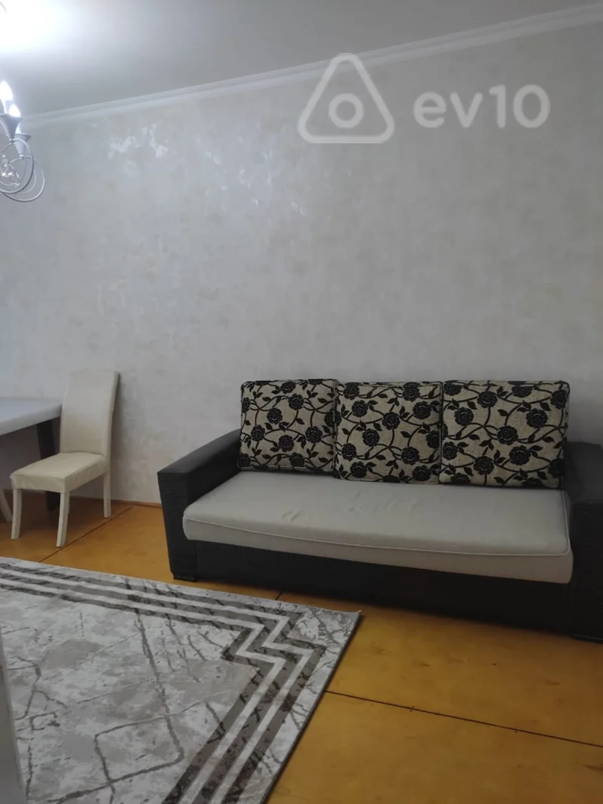 Kirayə verilir 3 otaqlı köhnə tikili 65 m²