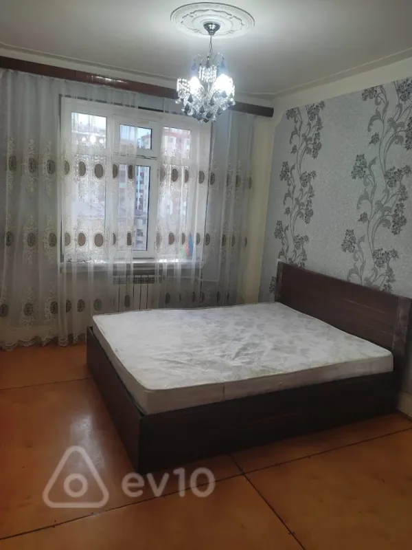 Kirayə verilir 3 otaqlı köhnə tikili 65 m²