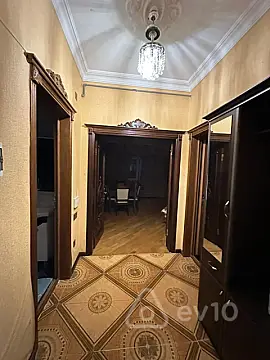 Kirayə verilir 2 otaqlı yeni tikili 75 m²