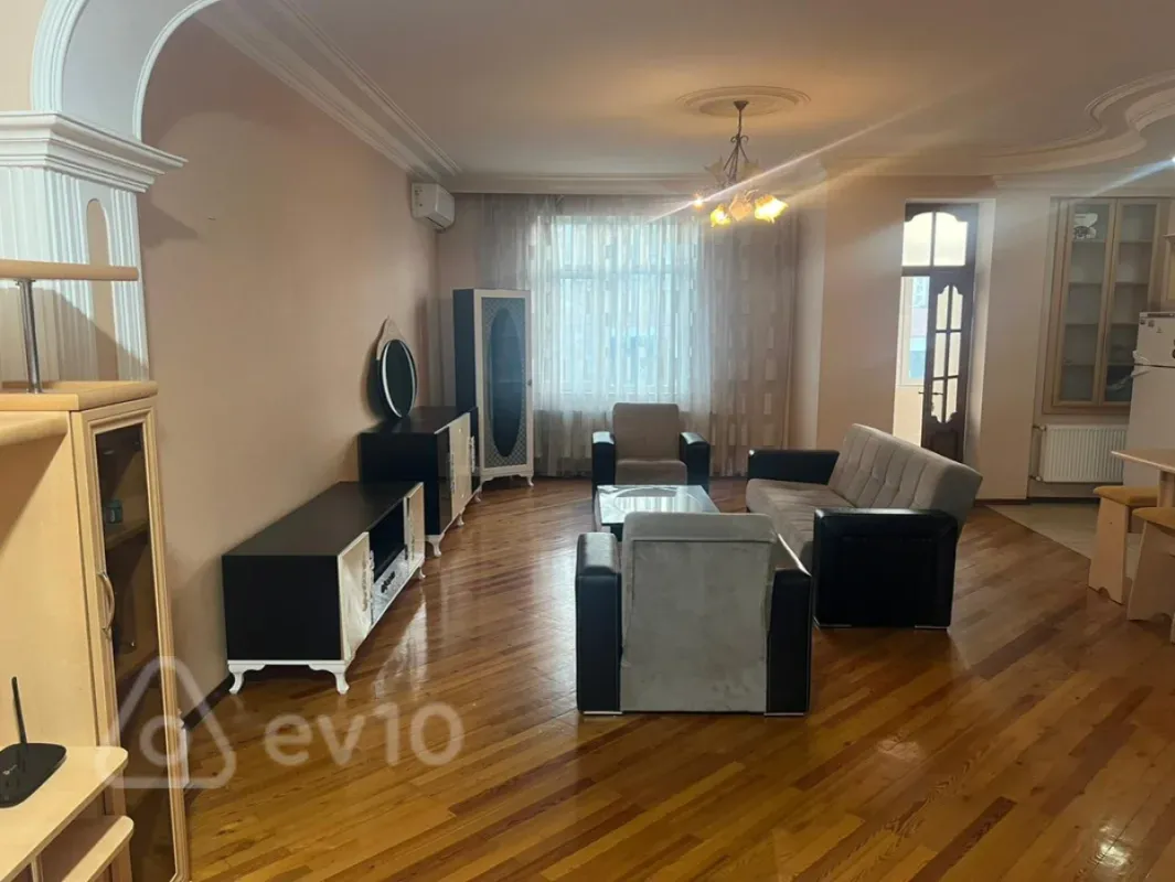 Kirayə verilir 2 otaqlı yeni tikili 90 m²