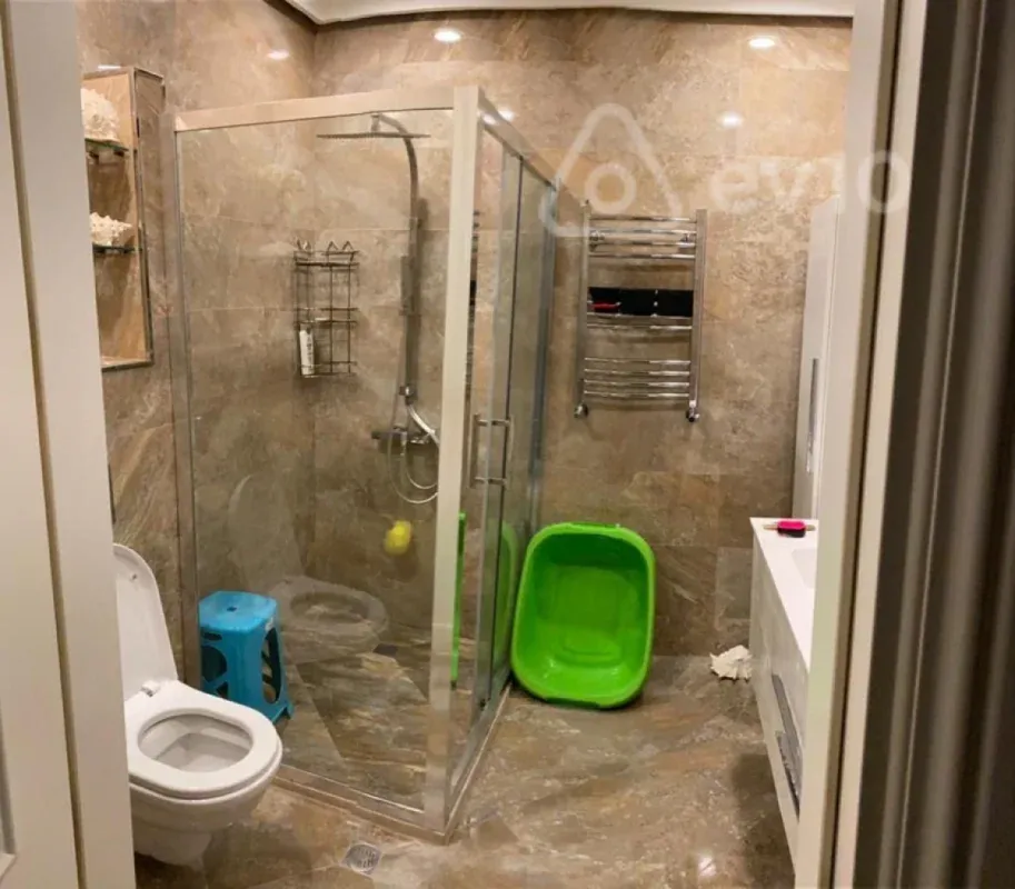 Kirayə verilir 4 otaqlı yeni tikili 280 m²