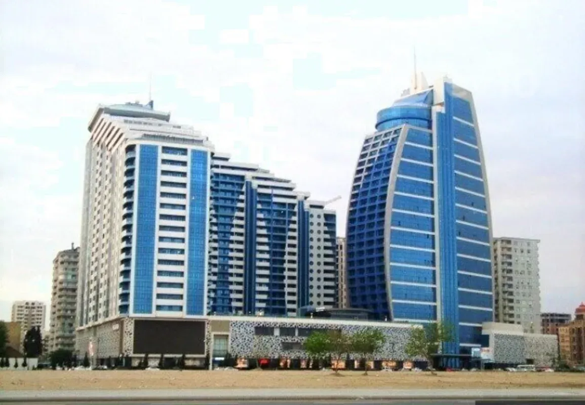 Kirayə verilir 4 otaqlı yeni tikili 280 m²