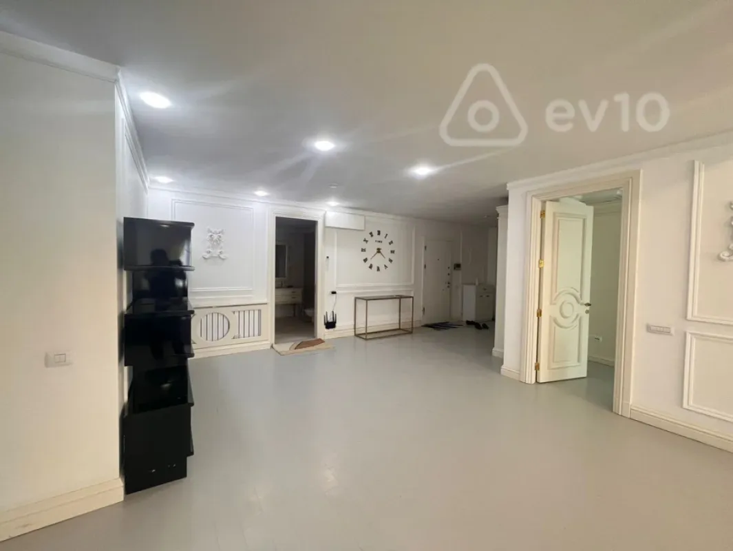 Kirayə verilir 4 otaqlı yeni tikili 280 m²