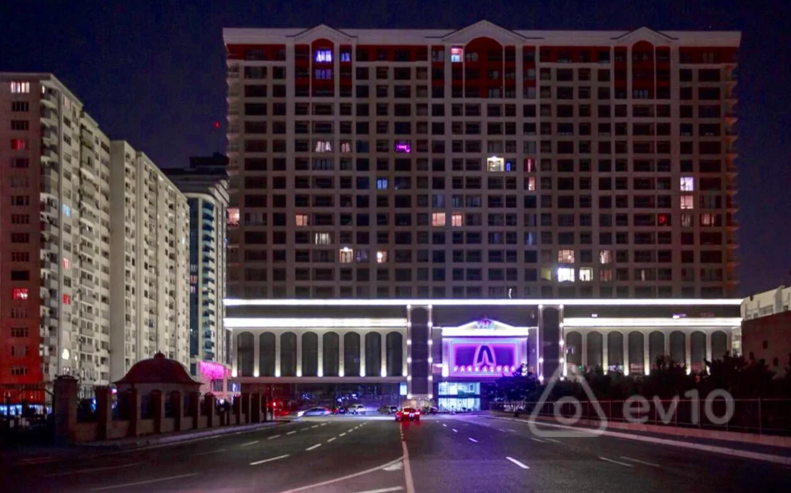 Kirayə verilir 4 otaqlı yeni tikili 280 m²