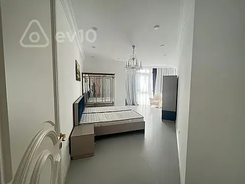 Kirayə verilir 4 otaqlı yeni tikili 280 m²