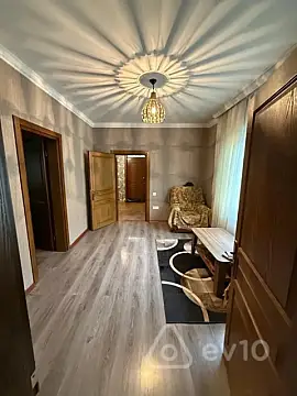 Satılır 7 otaqlı həyət evi 6 m²