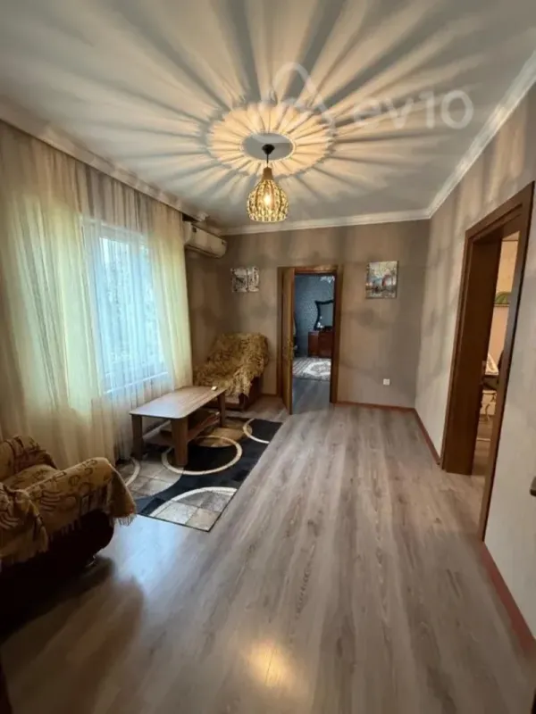 Satılır 7 otaqlı həyət evi 6 m²