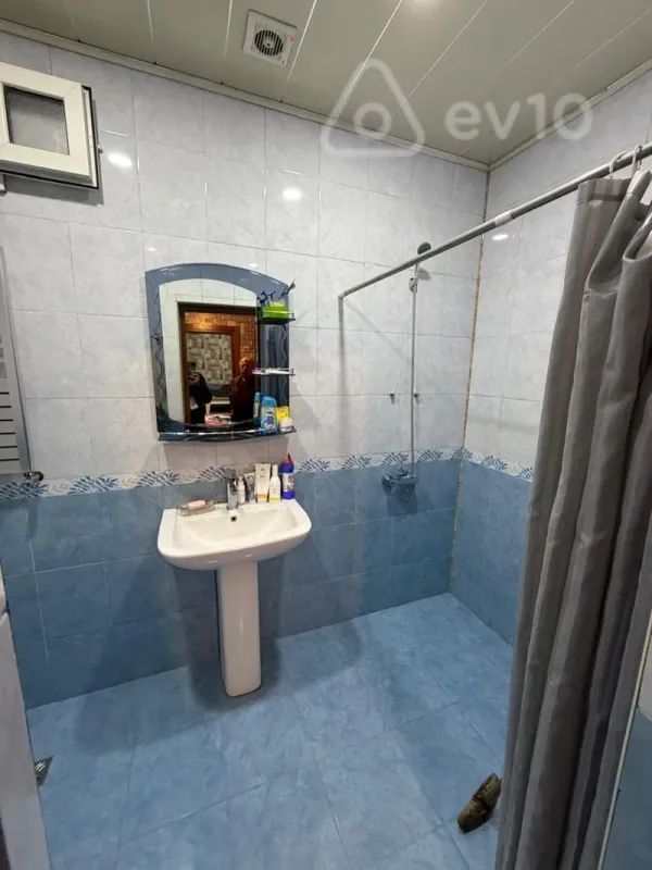 Satılır 7 otaqlı həyət evi 6 m²