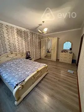 Satılır 7 otaqlı həyət evi 6 m²