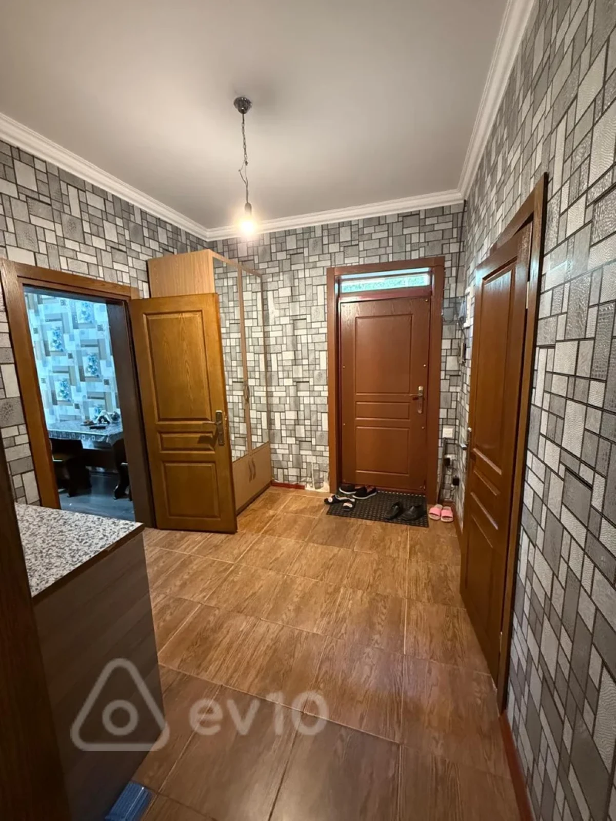 Satılır 7 otaqlı həyət evi 6 m²