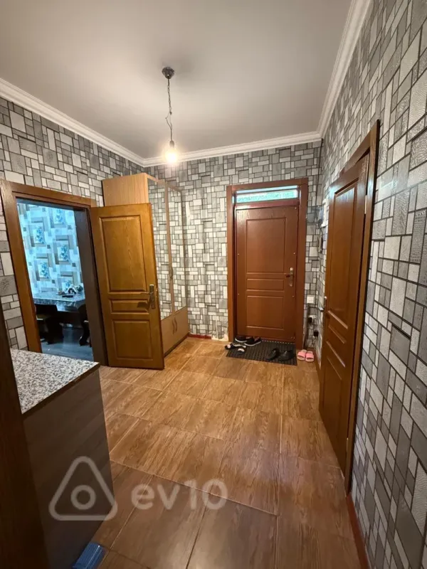 Satılır 7 otaqlı həyət evi 6 m²
