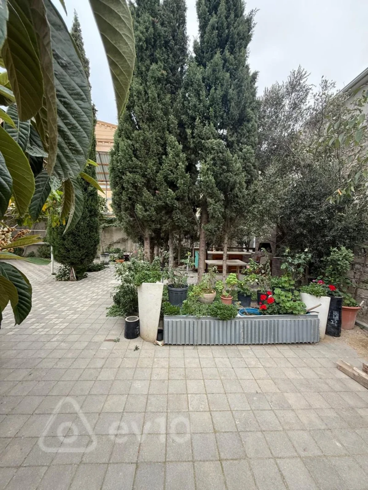 Satılır 7 otaqlı həyət evi 6 m²