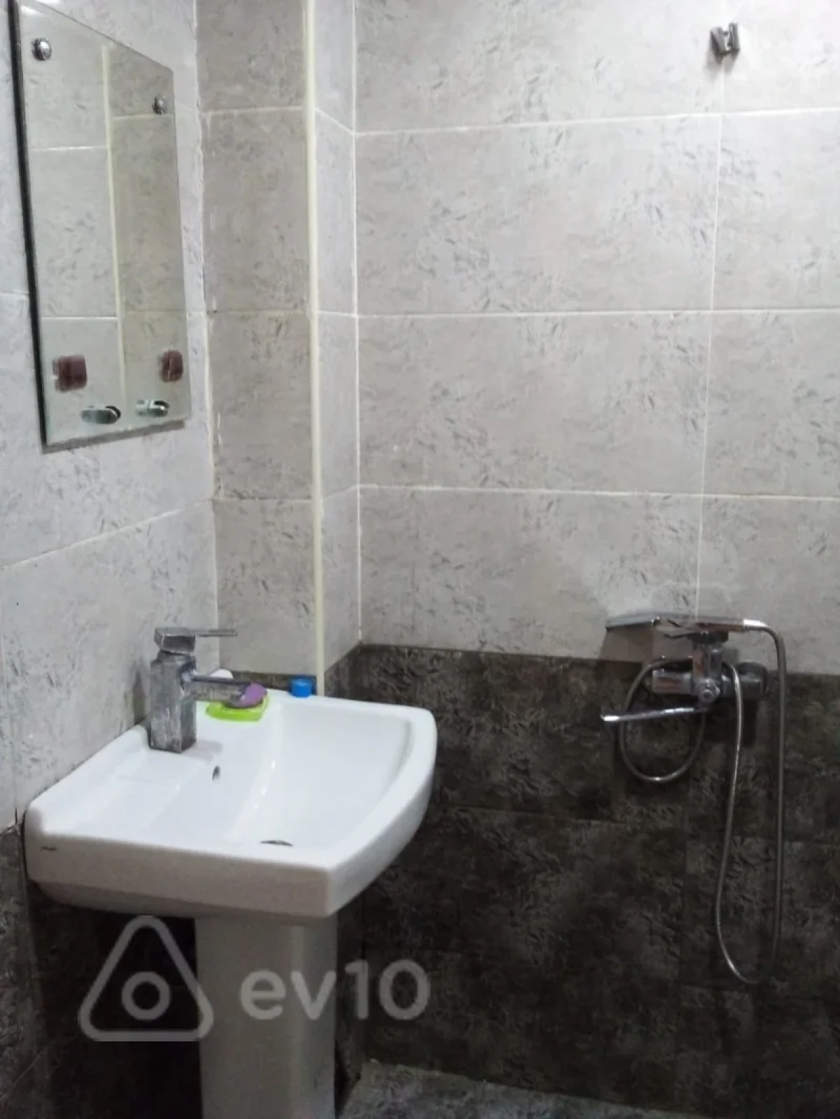 Kirayə verilir 1 otaqlı yeni tikili 46 m²